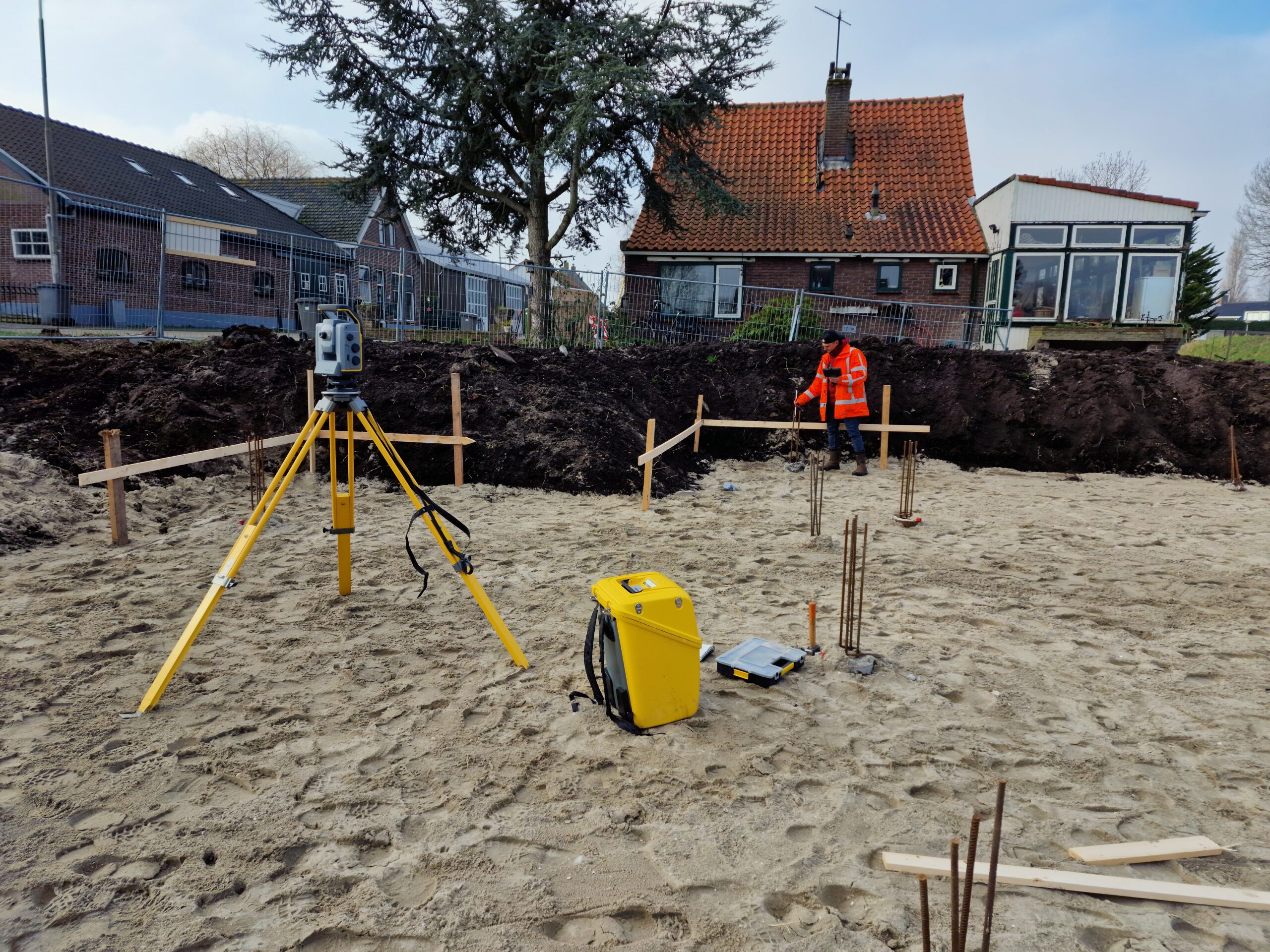 Img next to information