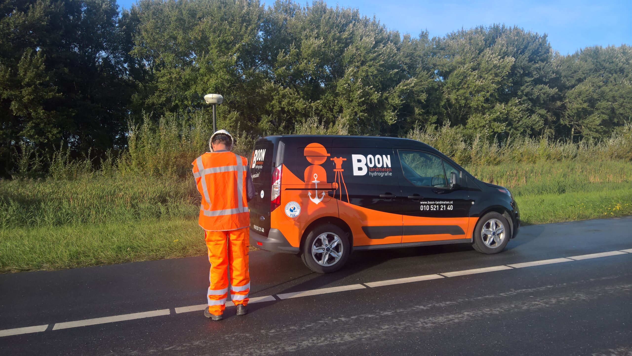 Img next to information